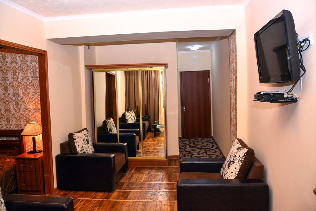 Sanahin Bridge Hotel อาลาแวร์ดิ ภายนอก รูปภาพ